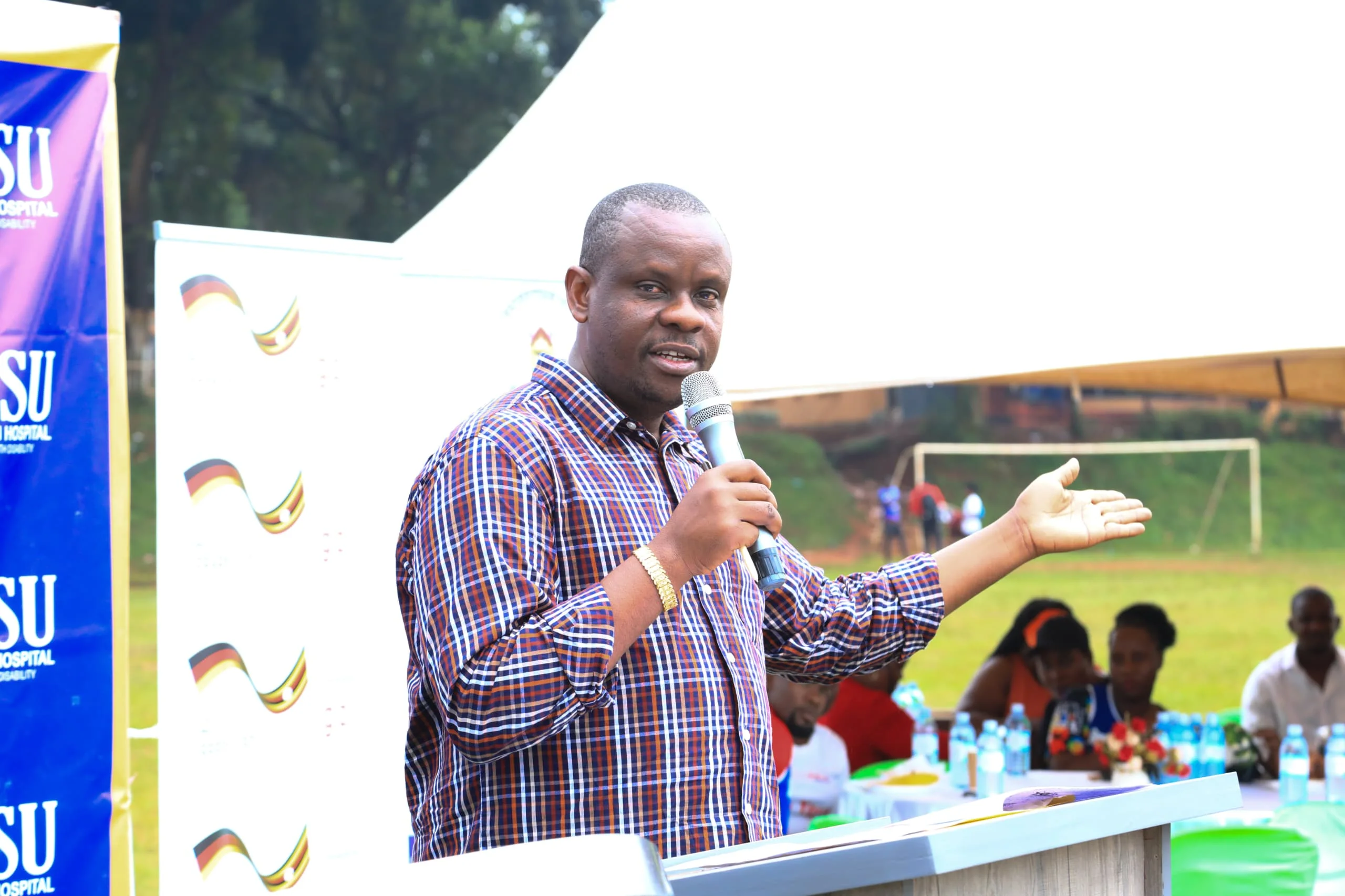 Namwe Musobola Temwenyoma Hon Min Dr Balaam Barugahare Agumizza abantu abaliko obulemu