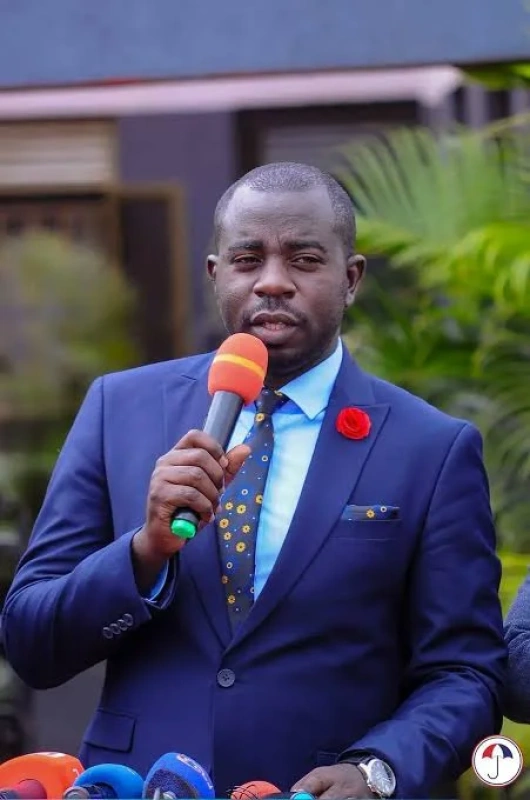 Mwekenenye Obubonero Bwemugaba mu New Curriculum Hon Sekabira Agugumbudde Gavumenti Mwekenenye Obubonero Bwemugaba mu New Curriculum Hon Sekabira Agugumbudde Gavumenti